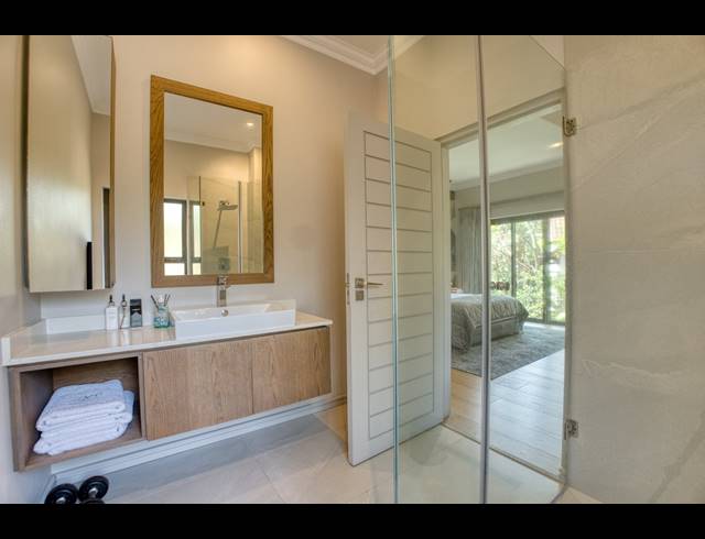 4 BEDROOM HOUSE FOR SALE IN ZIMBALI ESTATE
